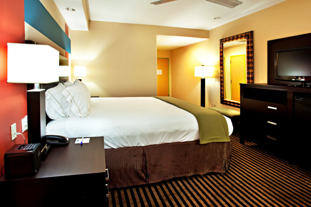 Holiday Inn Express Donaldsonville By Ihg Exterior photo