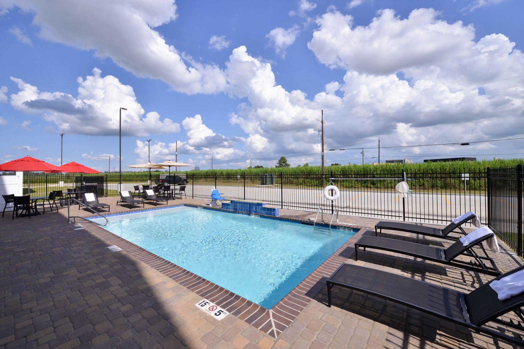 Holiday Inn Express Donaldsonville By Ihg Exterior photo